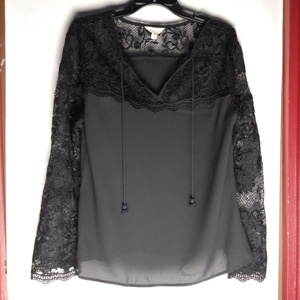 Adiva lace sleeves top